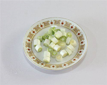 川菜經典菜宮保雞丁的做法步驟