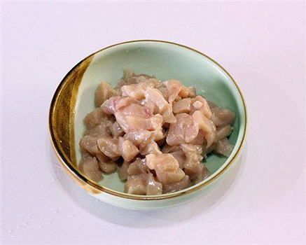 川菜經典菜宮保雞丁的做法步驟