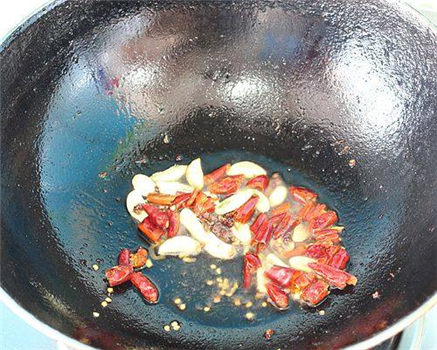 川菜經典菜宮保雞丁的做法步驟